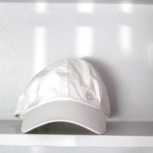 white Nike cap adjustable band one size
